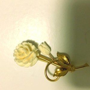 Winard White Rose In Bloom Brooch